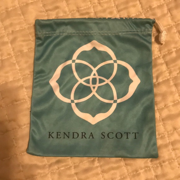Kendra Scott Danielle Earrings - Picture 3 of 3